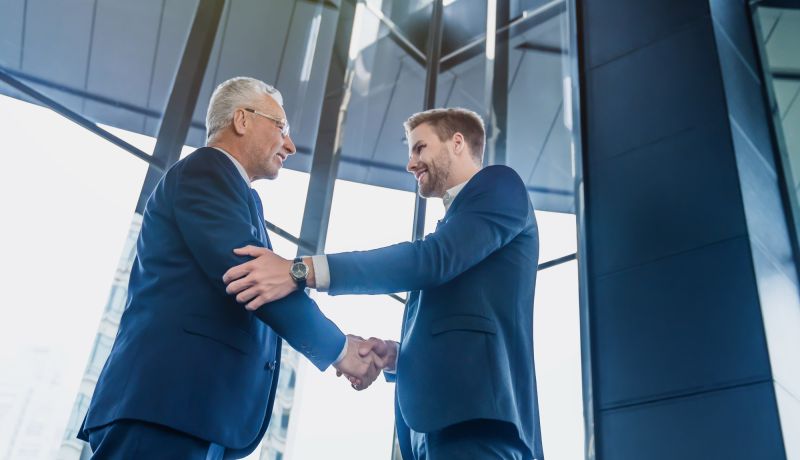 Prominenter Besuch im Autohaus 77NEUN
