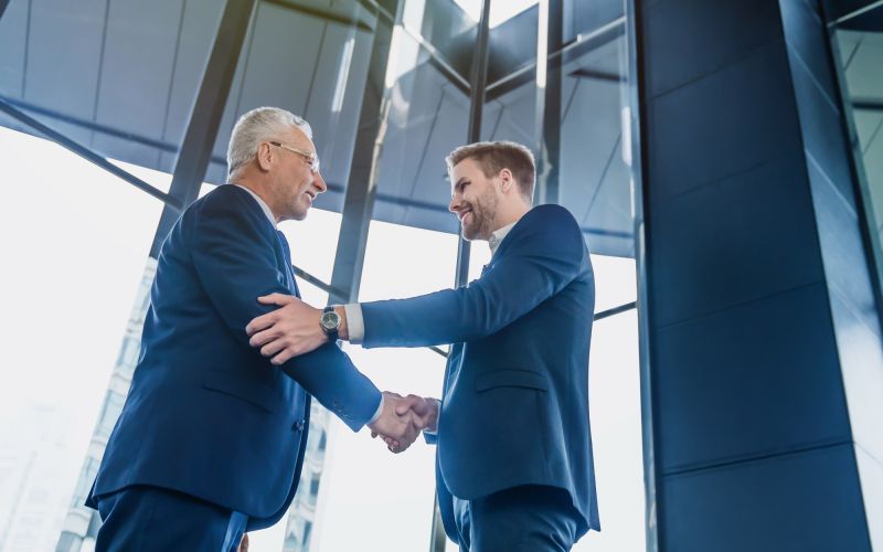 Prominenter Besuch im Autohaus 77NEUN