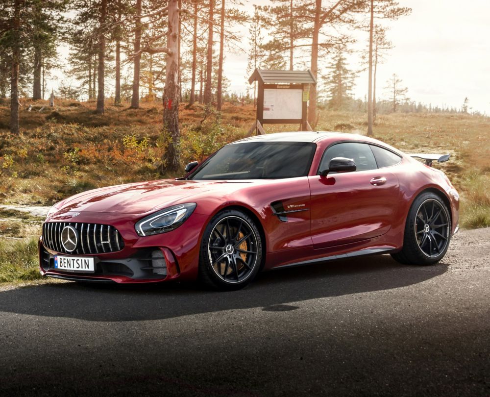 Natürliche Eleganz in Rot - Erobere die Straßen und die Natur!