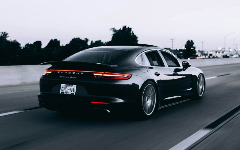 Schwarze Faszination - Der König der Autobahn von Porsche